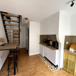  Hébergement de vacances Maisonnette Dans Vieux Village